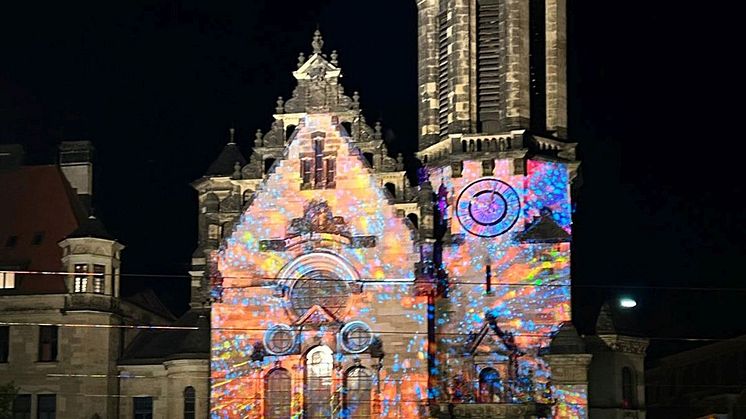 Aufbau Lichtfest Leipzig 2024: C Ode an die Demokratie (Reformierte Kirche, Tröndlinring 7)