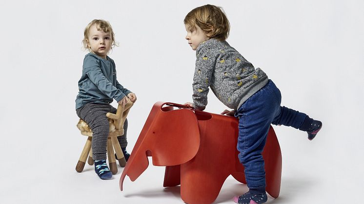 BAMBI und ELEFANT sind klasse - Ausstellung "STÜHLE. Nur für Kinder!" - Foto: Esther Hoyer