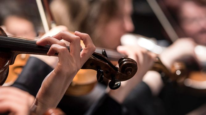 Under 2023 får den klassiska musiken ta större plats i programutbudet på Sara kulturhus tack vare ett samarbete med Norrlandsoperans Symfoniorkester.