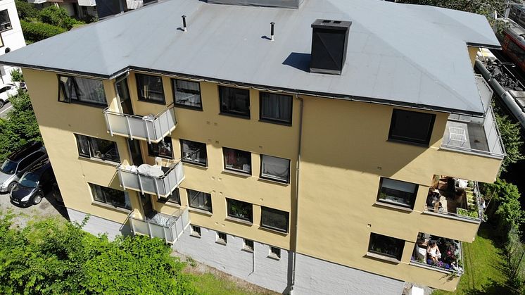 Bygården på Vika i Frogner rommer 13 leiligheter med balkong. Foto: Privatmegleren.