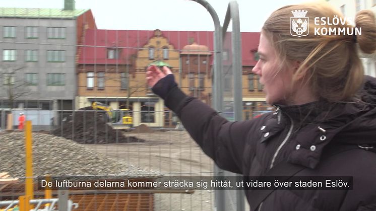 Konstnären berättar om sitt verk Omväg som ska pryda Stora torg i Eslöv