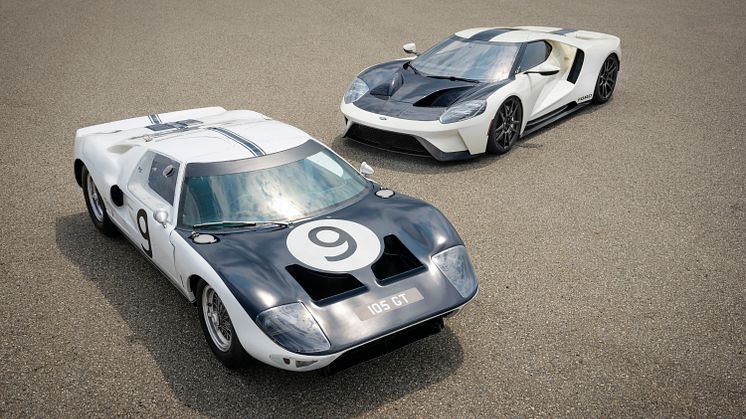 A Ford GT új, limitált darabszámú Heritage Edition változata az 1964-es prototípus előtt tiszteleg