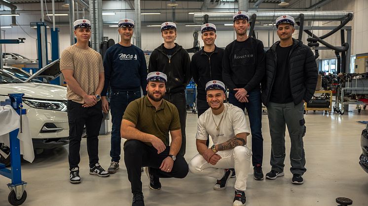 Hyldest med huer: TEC fejrer udlærte på ny måde