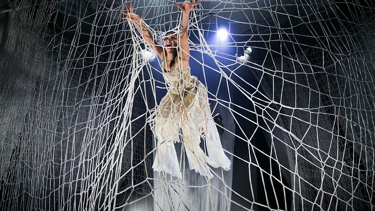 Cirkus Cirkör - Knitting Peace - Matleena Laine