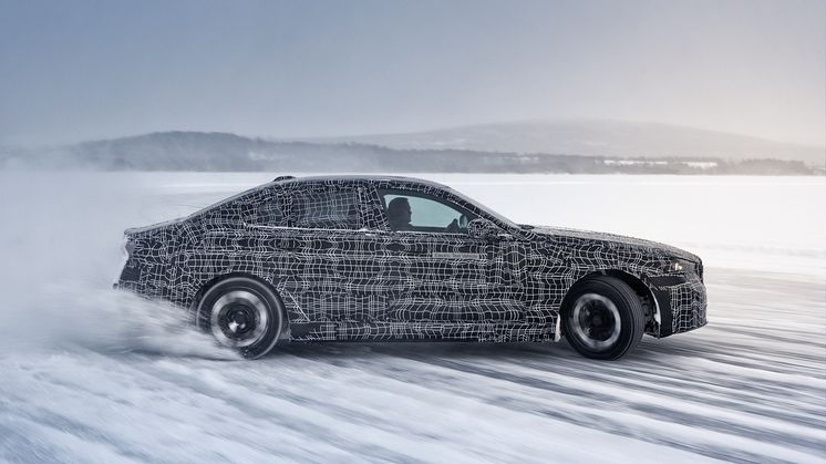 Helt nye BMW i5 Sedan på kamuflerte tester