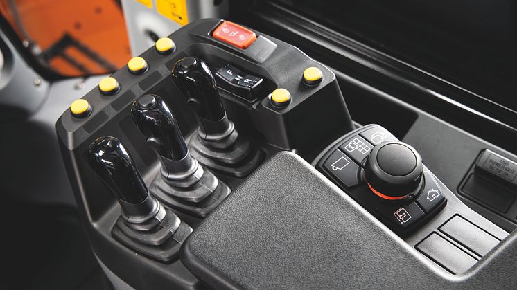 Hitachi ZW220-7 Förarhytt