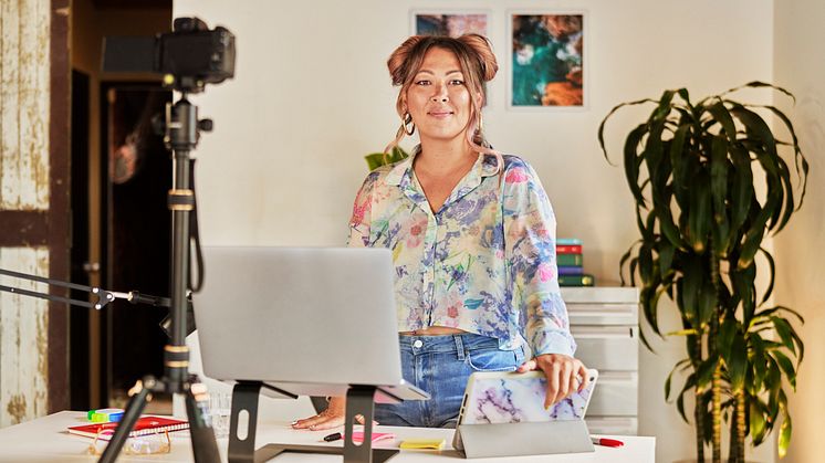 Generationenkonflikt am Arbeitsplatz: Mehr als jeder Zehnte der Gen Z spricht kaum mit älteren Kollegen