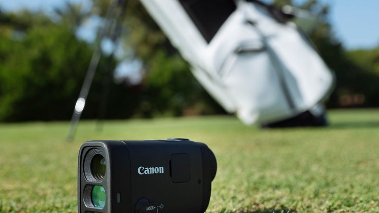 Canon PowerShot GOLF_Ambient_in_front_of_golf_bag_60042.jpg