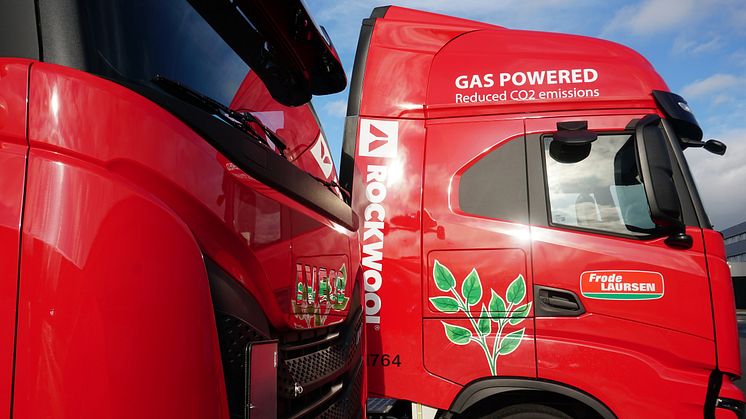 De to nye biogasdrevne ROCKWOOL-lastbiler skal stå for 20% af leverancerne af stenuldsisolering til de sjællandske kunder.