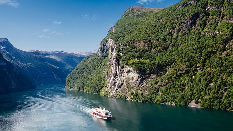 MS_Nordlys_Geiranger_Norway_HGR_130570_Photo_Agurtxane_Concellon_Hurtigruten