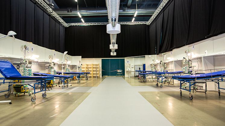 Hall A på Stockholmsmässan är på 26 000 kvm och det är här som det externa sjukhuset nu byggts upp.