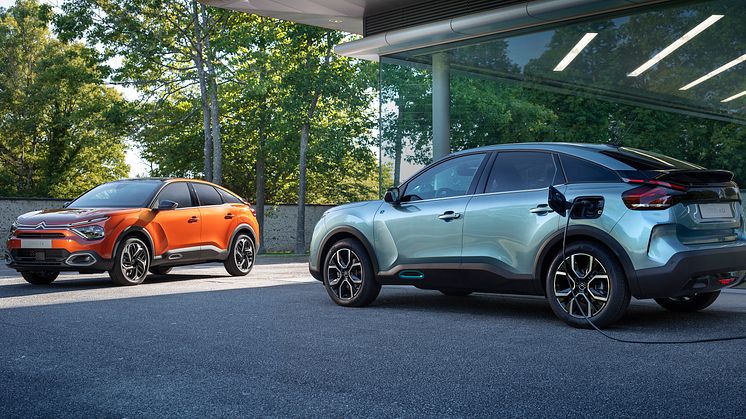 CITROËN LØFTER SLØRET FOR SIN NYE HATCHBACK: Ë-C4 OG C4!