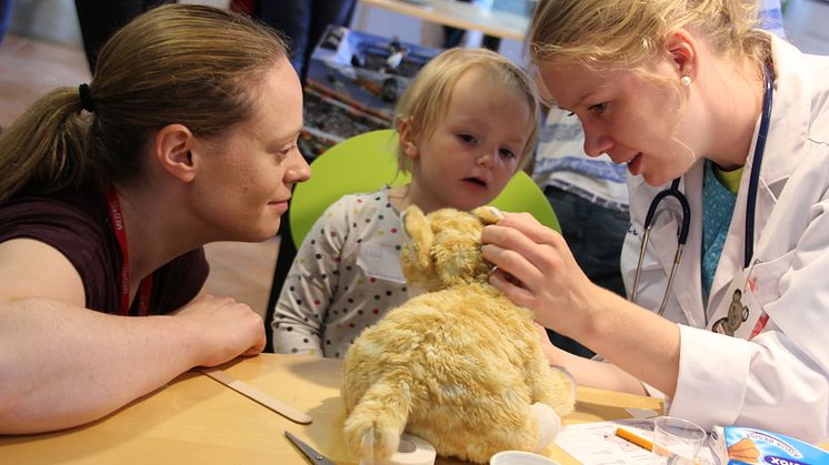 Barnplantornas familjeläger och samverkan med Nallesjukhuset läkarstudenter vid Göteborgs universitet