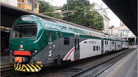 納入する二階建て車両