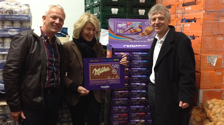 „Eine Tafel für die Tafel“ – Mondelez Deutschland überreicht Weihnachtsspende an Münchner Tafel