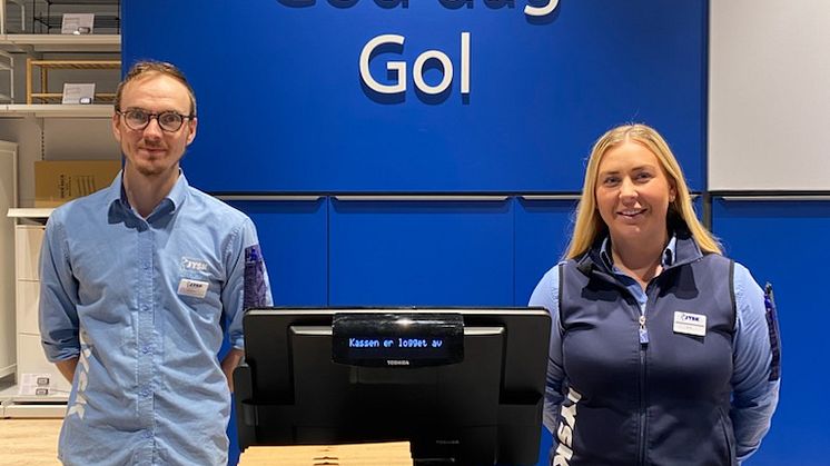 Fra venstre: Deputy Store Manager Kristoffer Kvannefoss og Store Manager Britt-June Andersen