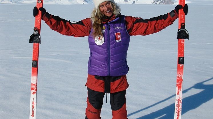 Cecilie Skog døper MS Spitsbergen