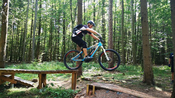 Bike, BBQ und Branchentalk: Im September zieht es Zimmerer, Dachdecker, Klempner, Bauingenieure und MTB-Enthusiasten nach Willingen zum MTB-Adventure 2020.  Foto: DDH 