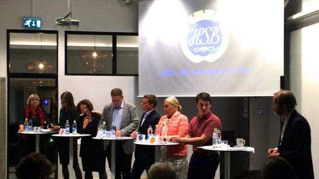 Partierna eniga om snabbare byggtakt i HSBs paneldebatt