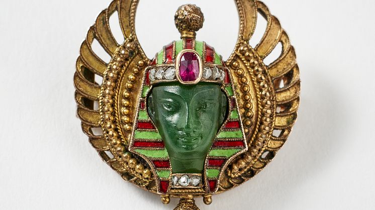 Egyptian Revival brooch in jade, circa 1880