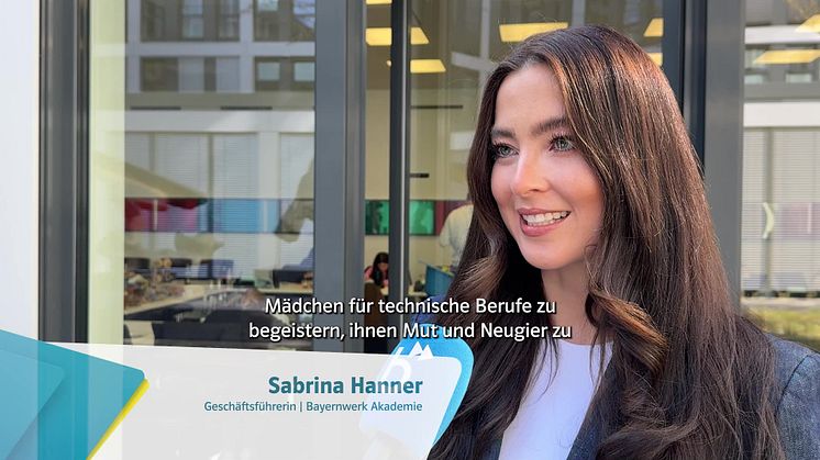 Video: Girls Day 2025: Löten, Schrauben und sehen, wie Energie fließt. Die Persönliche und die im Team. Girl's Day beim Bayernwerk. Video mit Untertitel