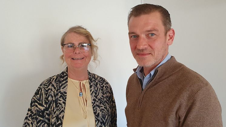 Katarina Honoré (S), vice ordförande för lokala BRÅ, och Richard Berggren (M), ordförande för lokala BRÅ, hoppas att utbildningen om hur man möter drogpåverkade och psykiskt sjuka personer bidrar till en tryggare kommun.