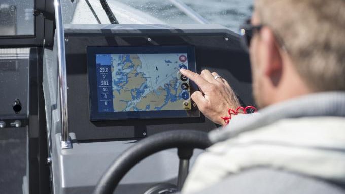 Telia och Buster Boats samarbetar kring smarta uppkopplade båtar 