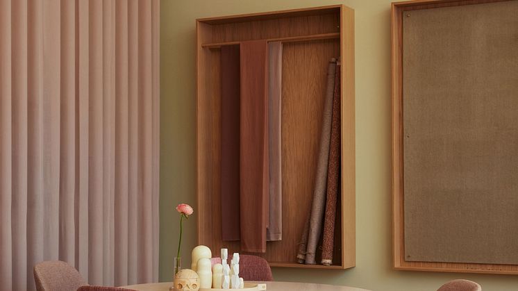 Pillo karmstol, design av Khodi Feiz