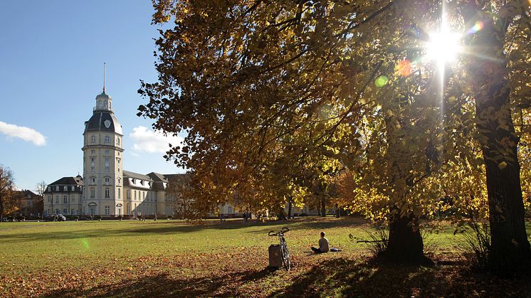 Karlsruhe_Herbst_im_Park_des_Residenzschlosses.tif