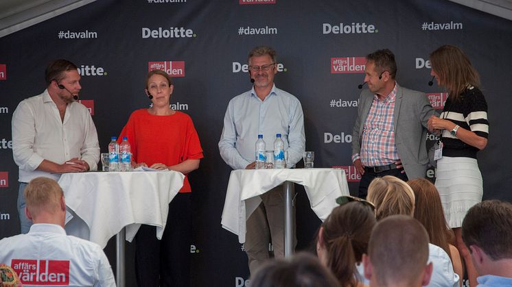 I panelen deltog Günther Mårder, vd Företagarna, Karin Stenmar, hållbarhetschef Folksamgruppen, Klas Eklund, Senior Economist och Svante Axelsson, nationell samordnare, Fossilfritt Sverige. 