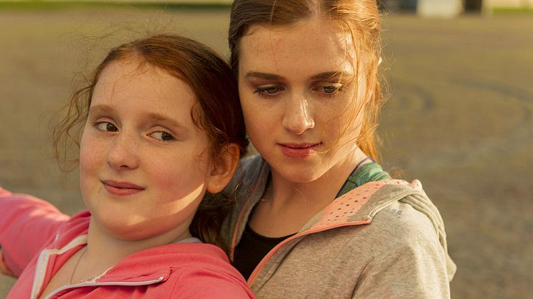 Rebecka Josephson och Amy Deasismont i Min lilla syster