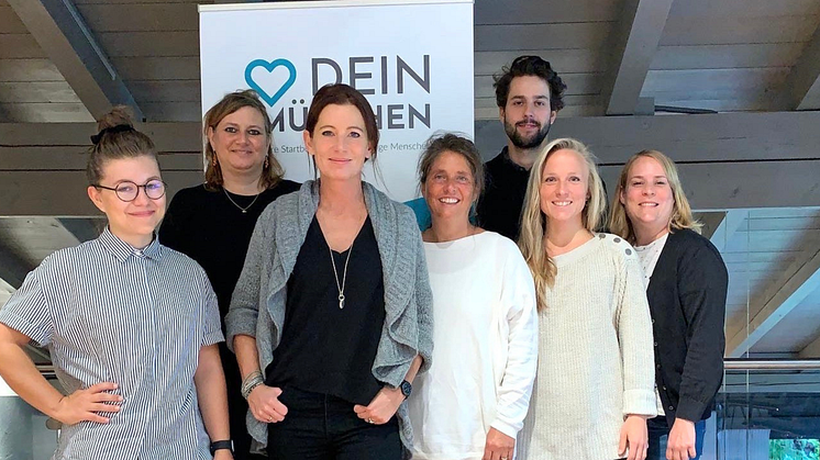 Das Team von DEIN MÜNCHEN (v.l.): Franziska Sturm, Bettina Weber am Bach, Mara Bertling, Katja Schubert, Christian Vera, Elisa Dudda, Veronika Hofstätter
