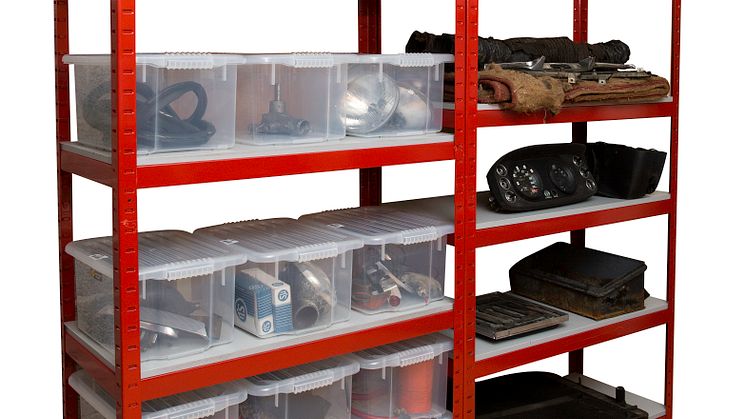 Att ha rätt saker på rätt plats är viktigt för alla som tillbringar mycket tid i garaget. Hos Verktygsboden finns flera kreativa lösningar för att hålla ordning. 