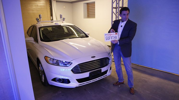 Ford begynner testing av selvkjørende biler på offentlig vei i California