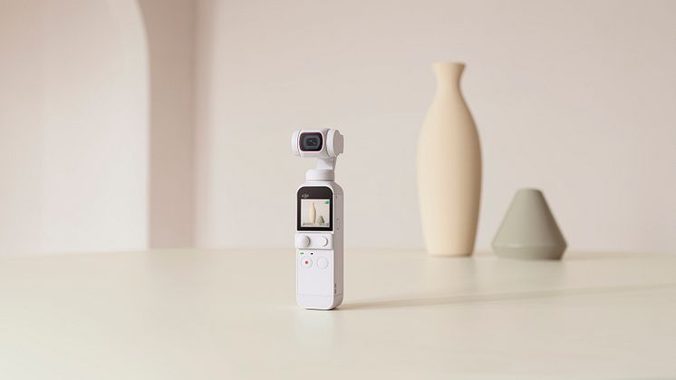 Pocket 2 Sunset White_lifestyle 4