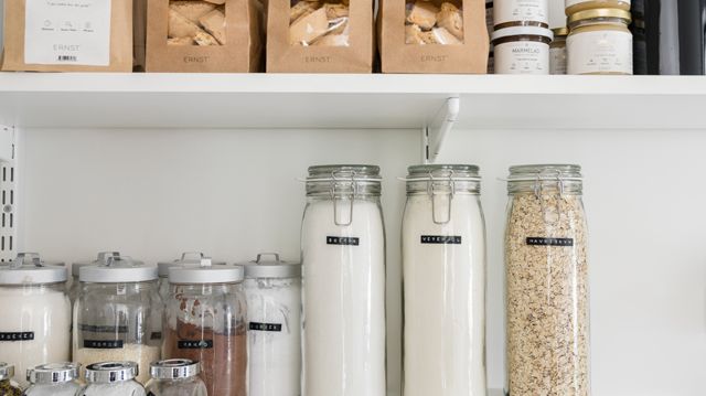 Elfa_Pantry_Interior_Click_in_system_Classic_2022_06_8665_640x480