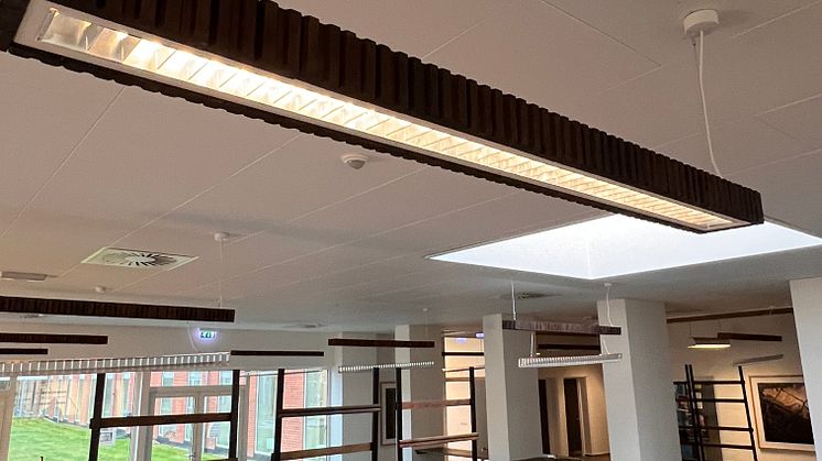 Snedkere designer unikke møbler af virksomheders byggeaffald