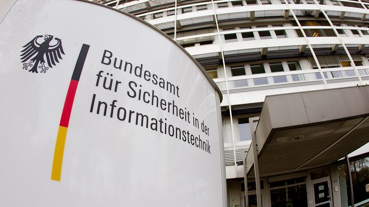 Bild:  Eingang Dienstgebäude des BSI - Quelle: Bundesamt für Sicherheit in der Informationstechnik 