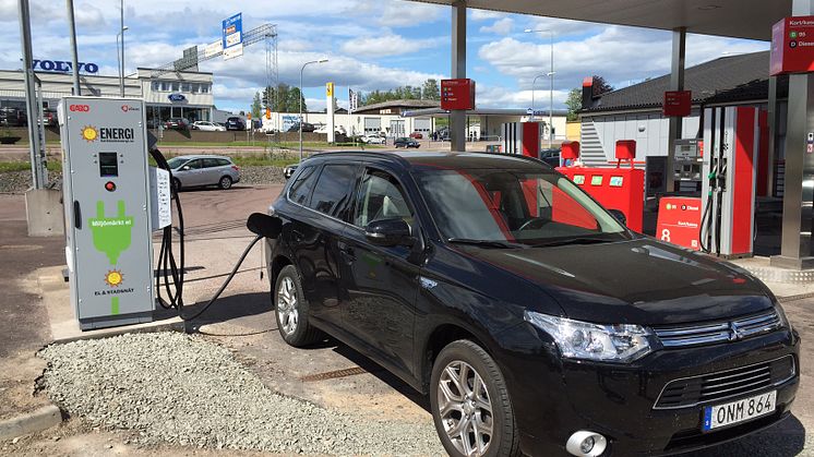 GARO levererar snabbladdare för elfordon till OKQ8 och regionala OK föreningar