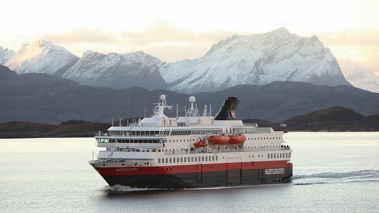 At_Sea_MS_Nordkapp_152876_Photo_John_Sikorski_Hurtigruten