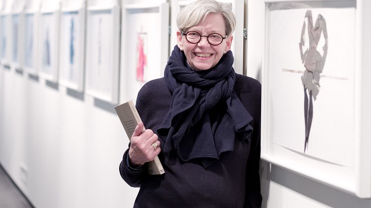Tonie Lewenhaupt inrättar ett nytt stipendium på Röhsska museet. Foto: Mikael Lammgård