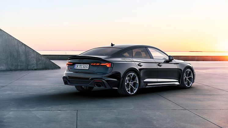 Audi RS 5 Sportback med competition plus pakke (Sebringsort krystaleffekt)