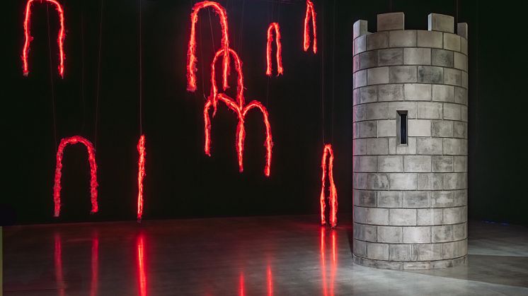 I bakgrunden: Tiril Hasselknippe: Hyperstate (2024)
I förgrunden: Charlotte Gyllenhammar: Traum (2007)