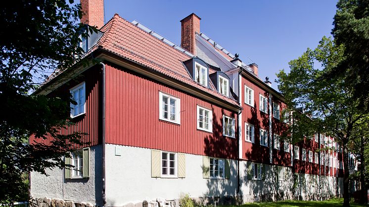 Även i dag består huset av hyresettor och har renoverats med varsam hand under åren för att behålla dess charm.