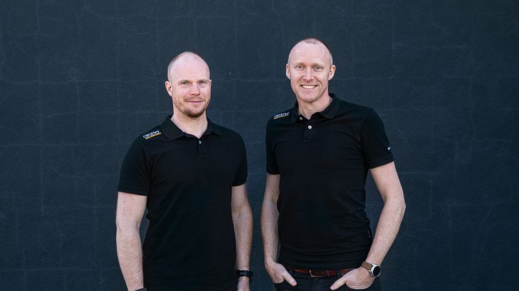 Structor breddar verksamheten i Östergötland. Till vänster Christopher Roxström och till höger vd Jimmy Grönqvist. Foto: Structor.