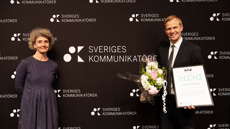 Folkhälsomyndighetens presschef Christer Janson tog emot Årets hederspris.