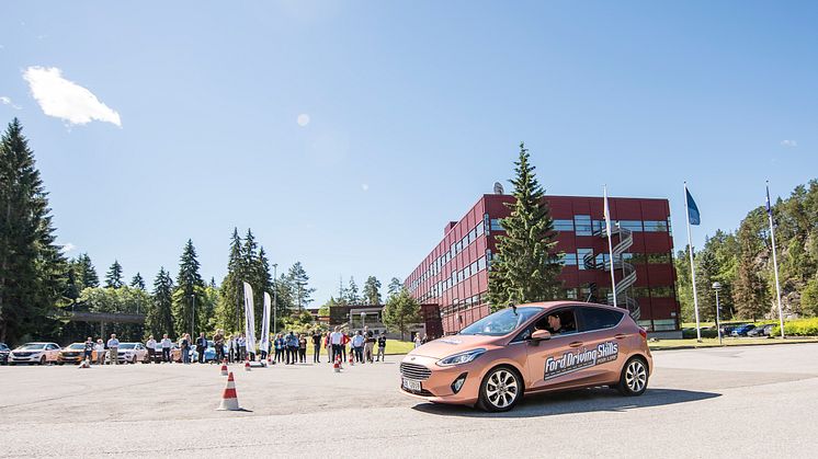 Fra pressekonferansen hvor Ford Motor Norge og forsikringsselskapet If lanserer et unikt opplæromgsprogram for unge sjåfører Ford Driving Skills for Life
