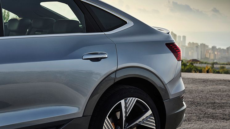 Audi e-tron Sportback (Florettsølv)
