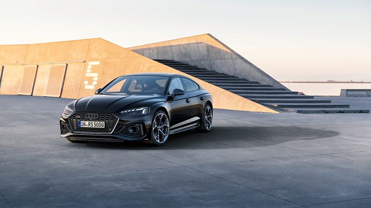 Audi RS 5 Sportback med competition plus pakke (Sebringsort krystaleffekt)