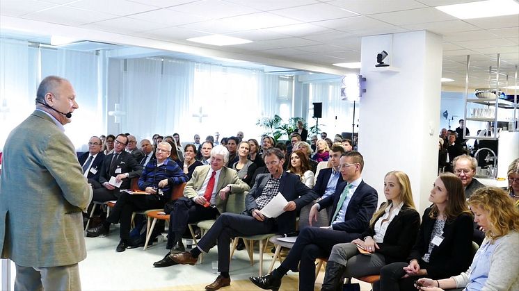KASTHALL MOSAIKPARKETT PÅ MSD KONTOR I HAGASTADEN